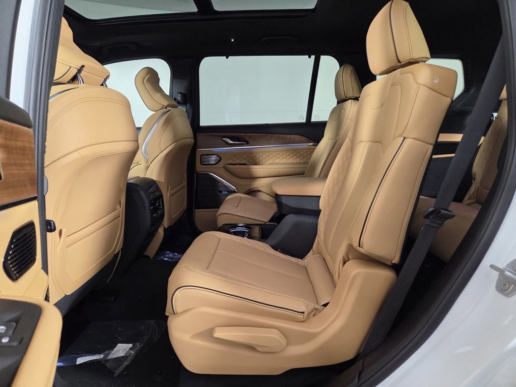 2025 Jeep Grand Cherokee L - Photo 11