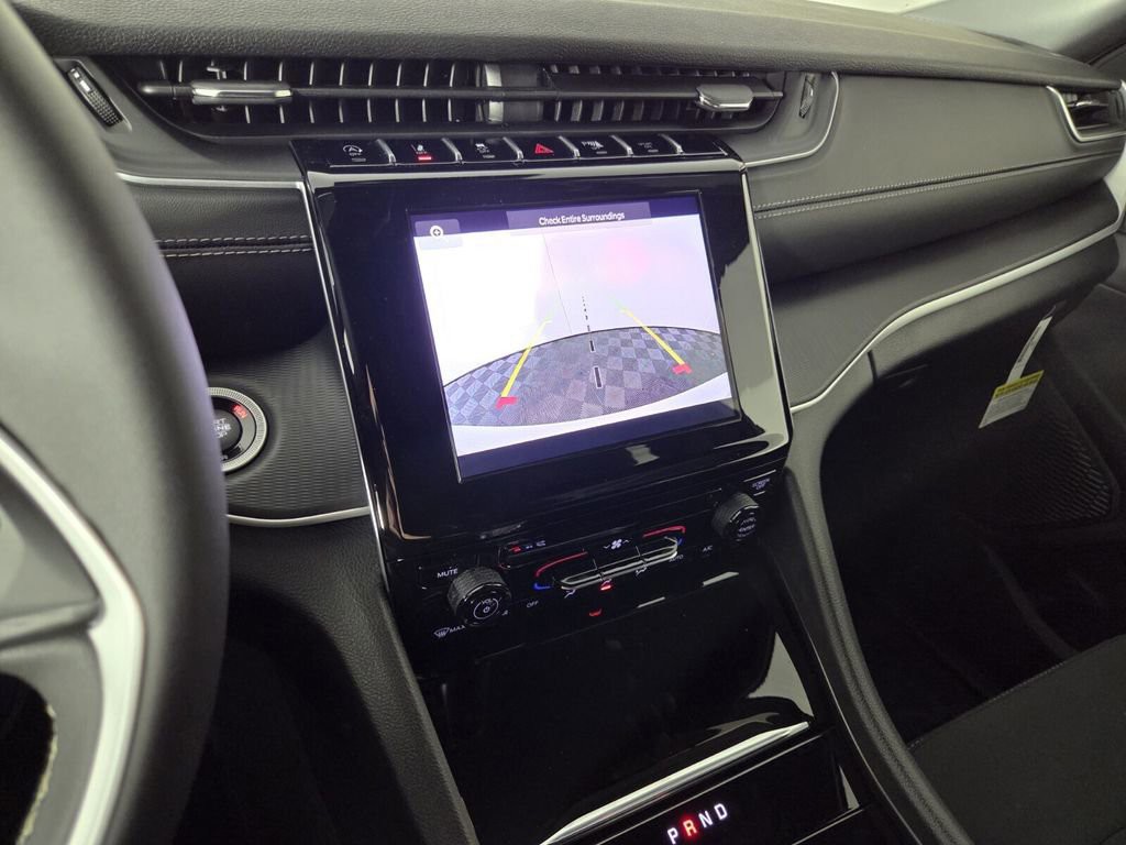 2025 Jeep Grand Cherokee - Photo 15