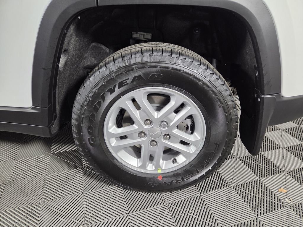 2025 Jeep Grand Cherokee - Photo 23