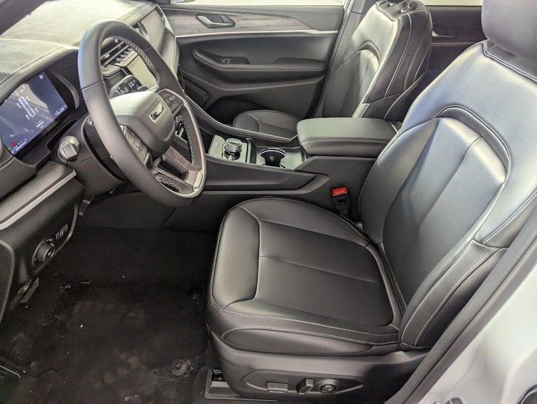 2025 Jeep Grand Cherokee - Photo 11