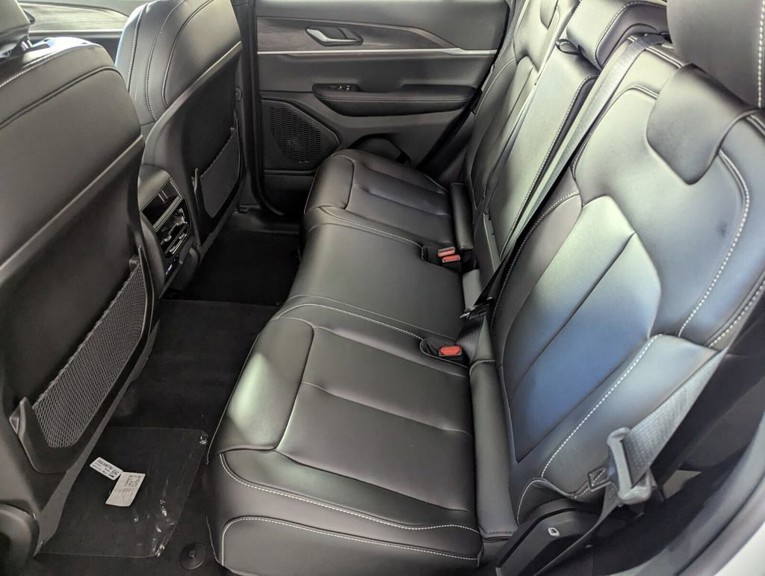 2025 Jeep Grand Cherokee - Photo 15