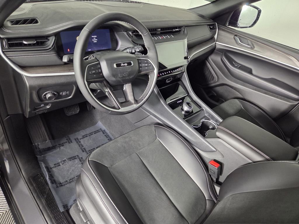 2026 Jeep Grand Cherokee - Photo 12