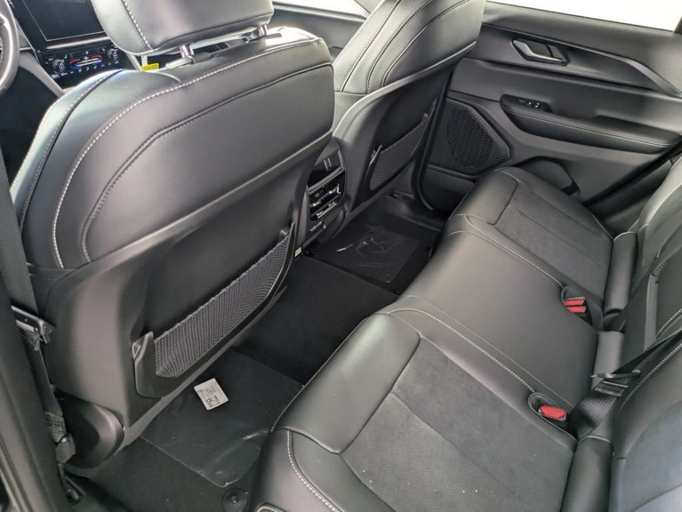 2025 Jeep Grand Cherokee - Photo 12