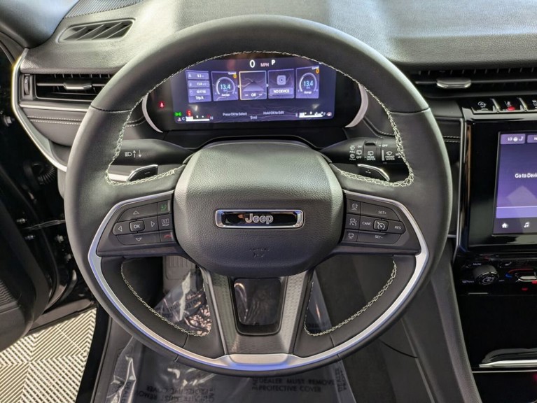 2025 Jeep Grand Cherokee - Photo 16