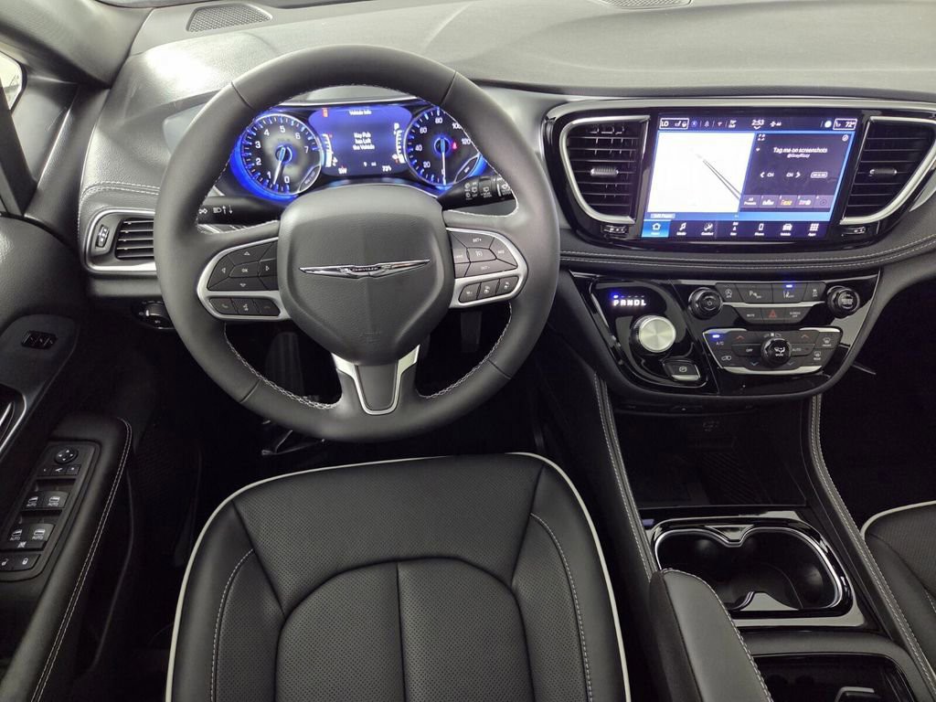 2026 Chrysler Pacifica - Photo 15