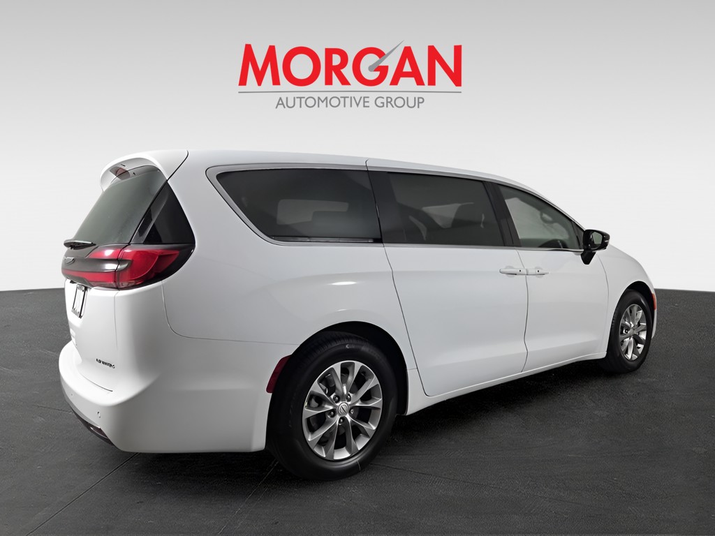 2026 Chrysler Pacifica - Photo 6
