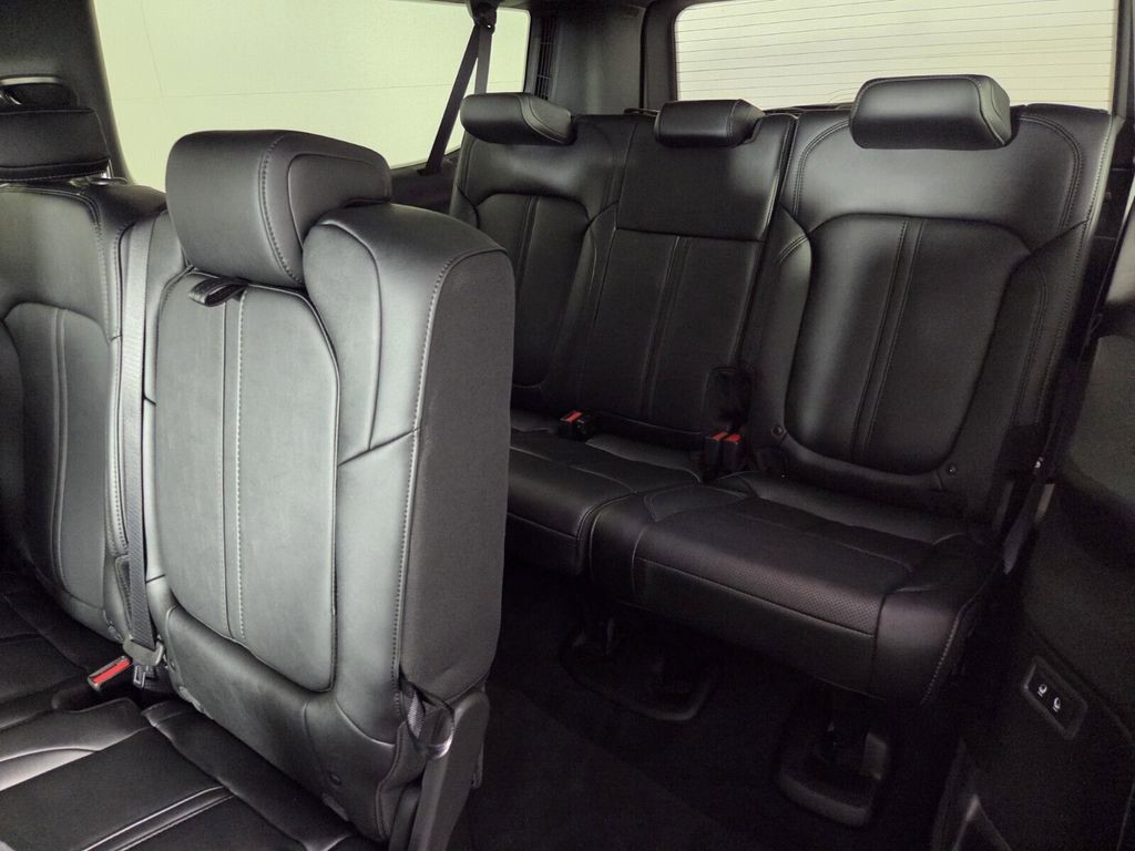2026 Jeep Grand Wagoneer L - Photo 10