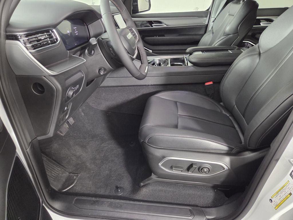 2026 Jeep Grand Wagoneer L - Photo 8