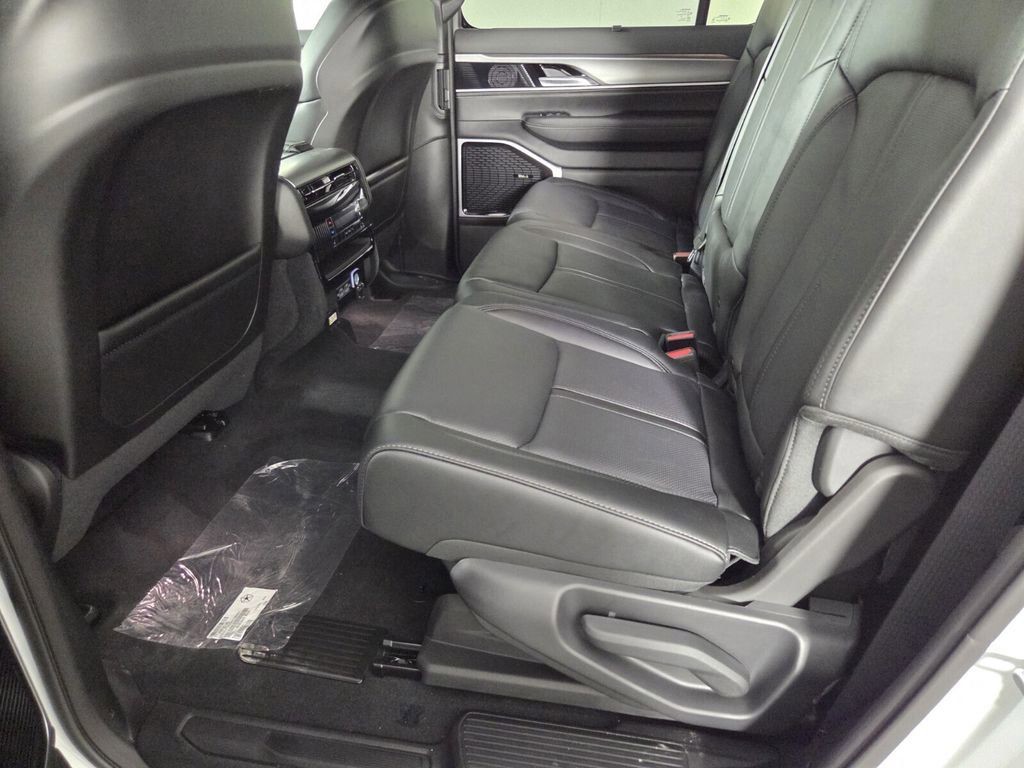 2026 Jeep Grand Wagoneer L - Photo 9