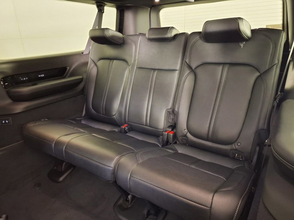 2026 Jeep Grand Wagoneer L - Photo 11