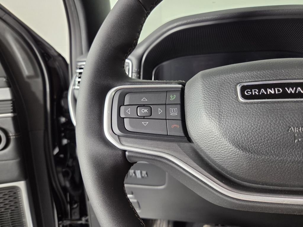 2026 Jeep Grand Wagoneer - Photo 15