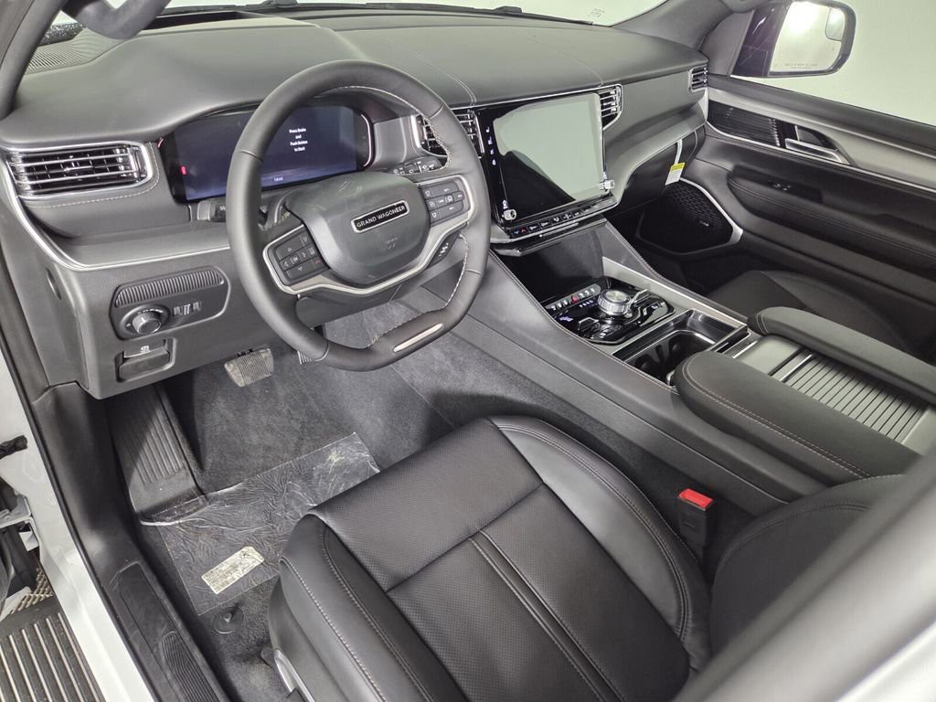 2026 Jeep Grand Wagoneer - Photo 11