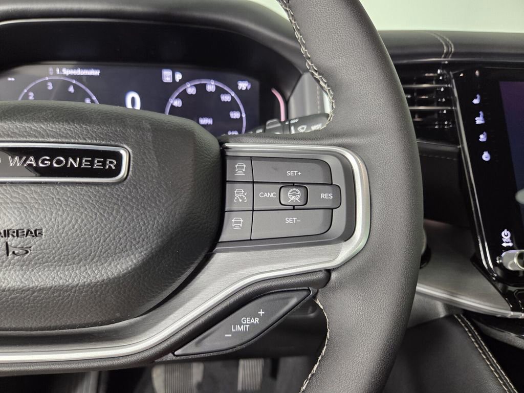 2026 Jeep Grand Wagoneer - Photo 15