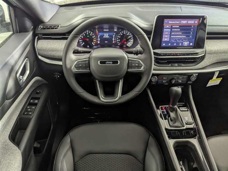 2026 Jeep Compass - Photo 12