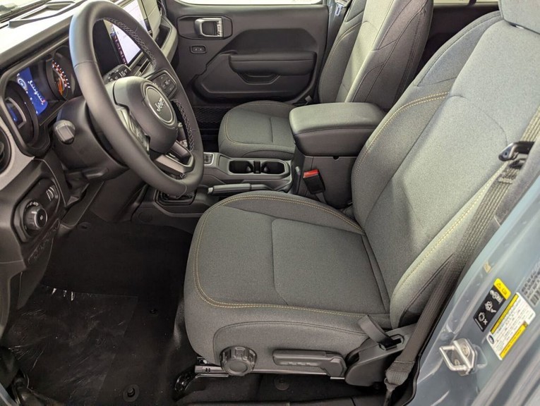 2026 Jeep Wrangler - Photo 10