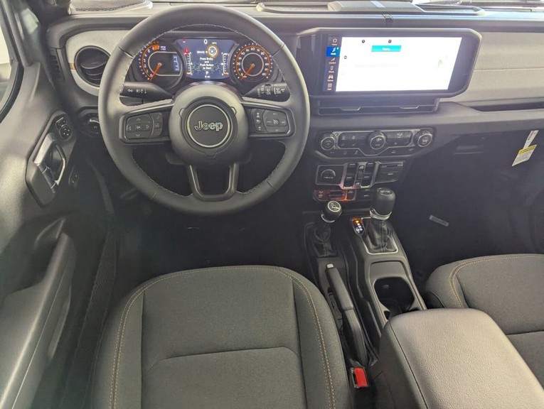 2026 Jeep Wrangler - Photo 13