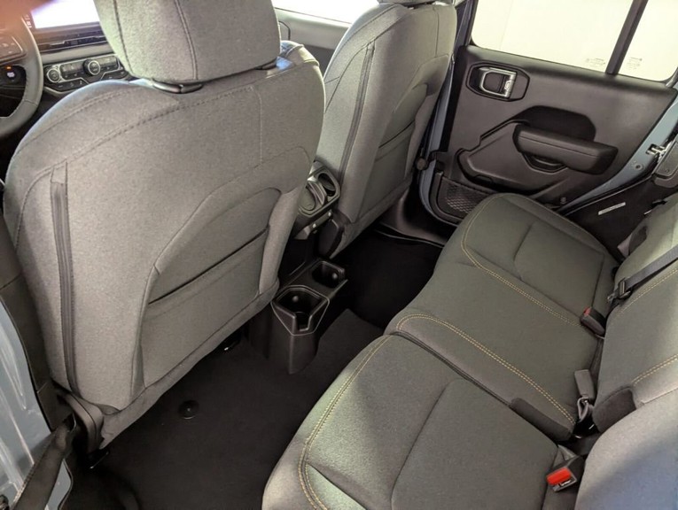 2026 Jeep Wrangler - Photo 16