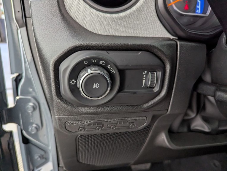 2026 Jeep Wrangler - Photo 25