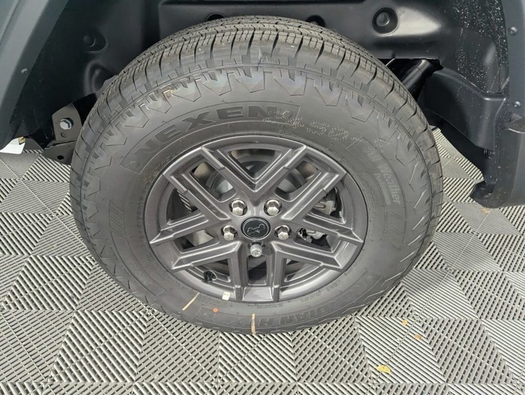 2026 Jeep Wrangler - Photo 14