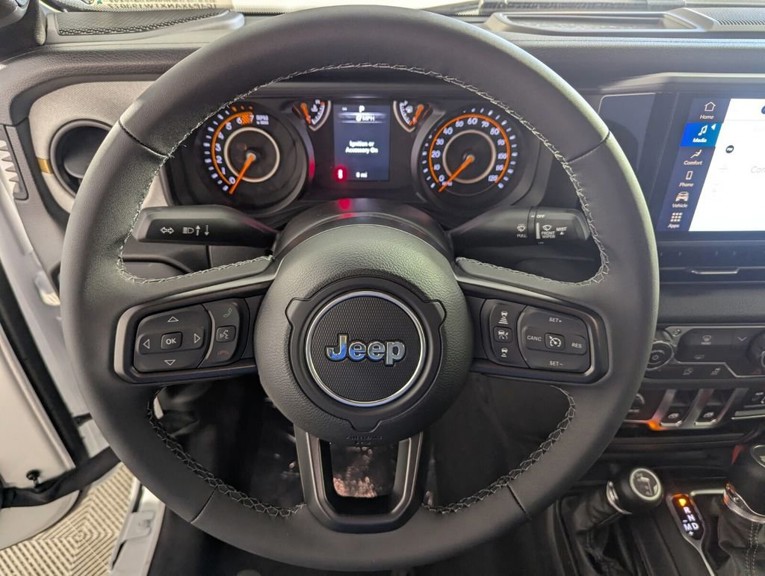 2026 Jeep Wrangler - Photo 15