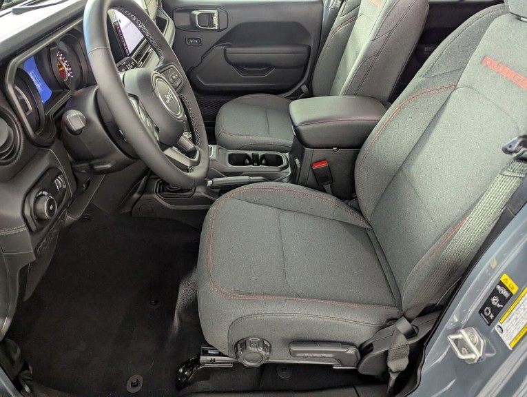 2026 Jeep Wrangler - Photo 10