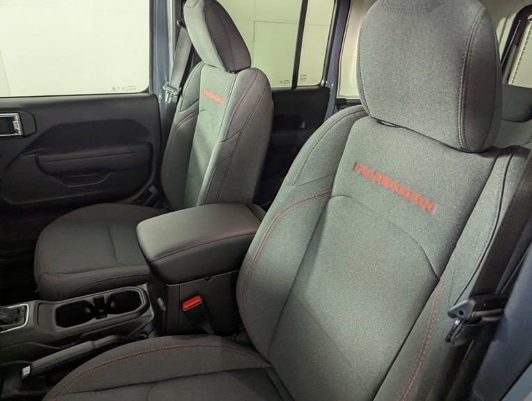 2026 Jeep Wrangler - Photo 12