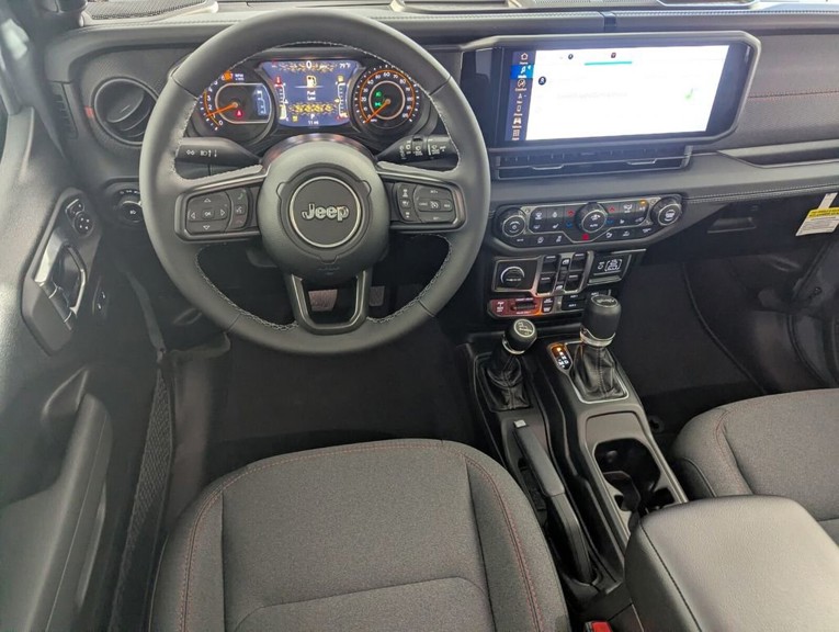 2026 Jeep Wrangler - Photo 13