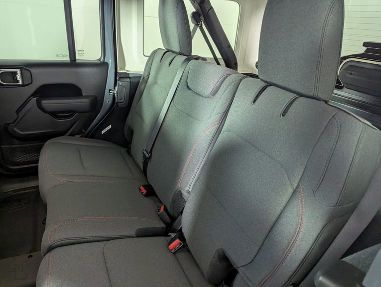 2026 Jeep Wrangler - Photo 15