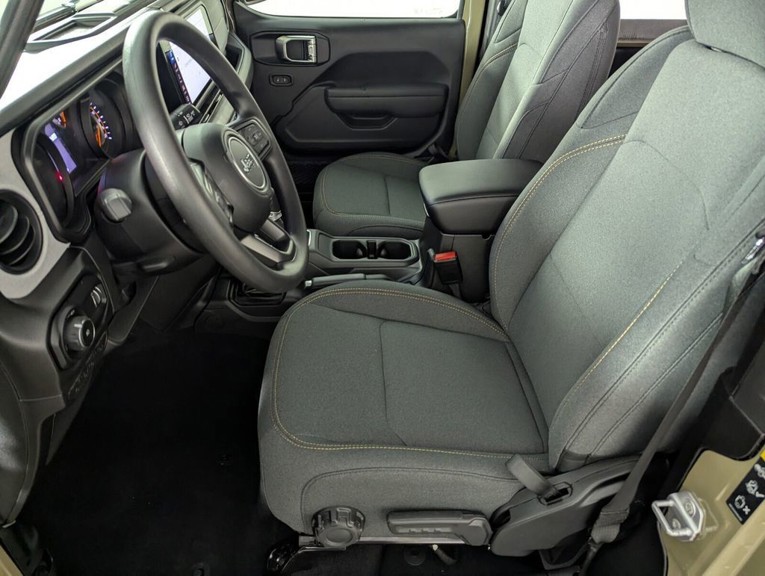 2026 Jeep Wrangler - Photo 10