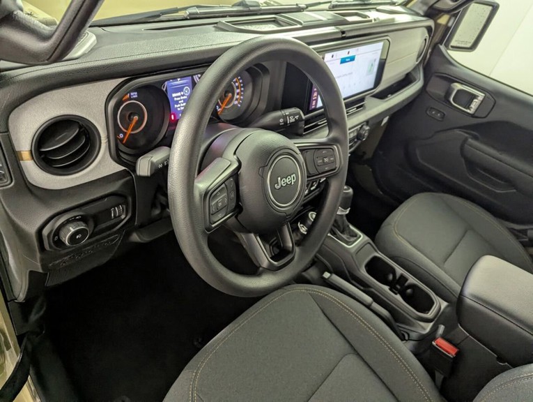 2026 Jeep Wrangler - Photo 12