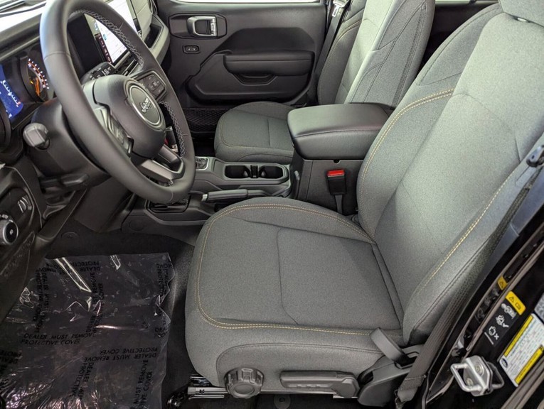 2026 Jeep Wrangler - Photo 10