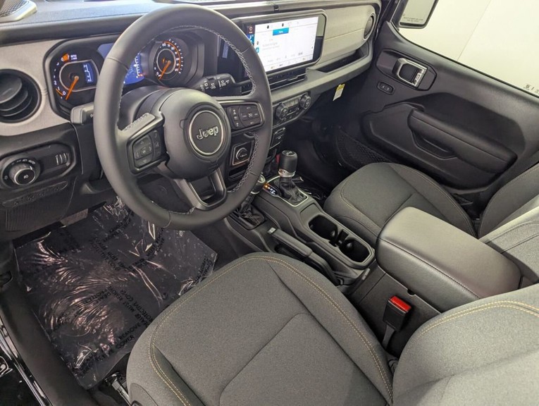 2026 Jeep Wrangler - Photo 11