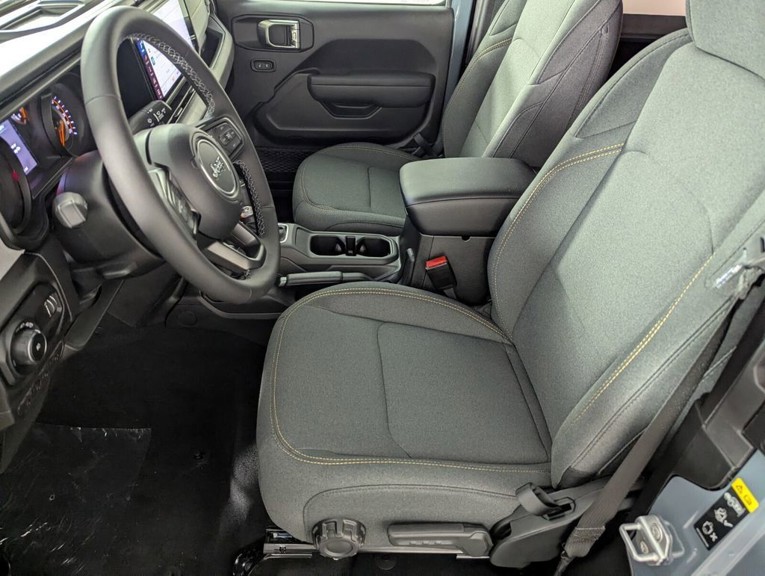 2026 Jeep Wrangler - Photo 10