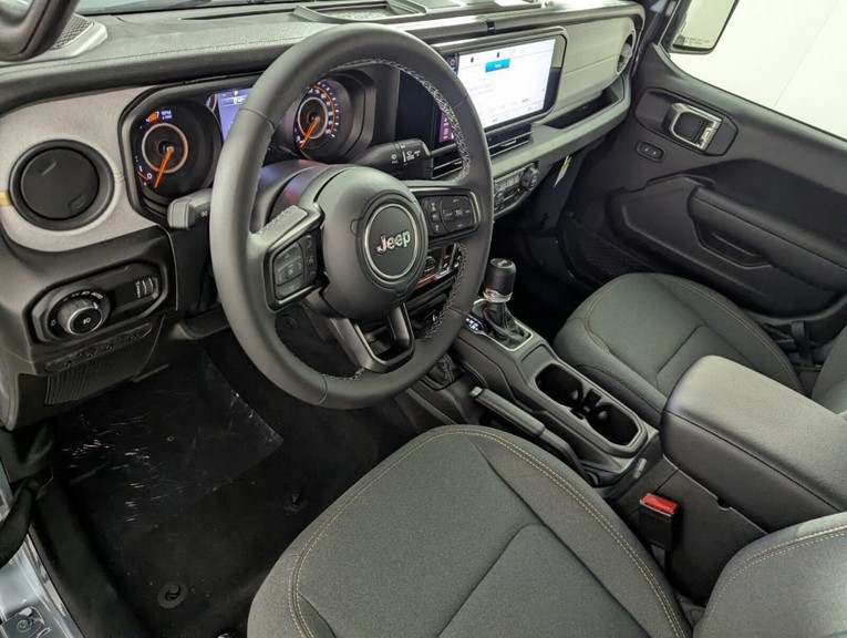 2026 Jeep Wrangler - Photo 12