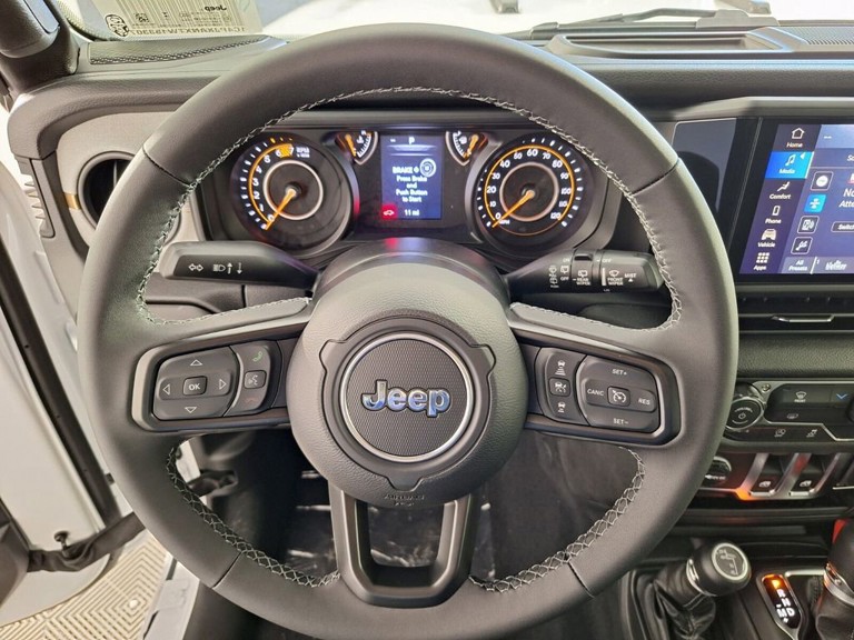 2026 Jeep Wrangler - Photo 14