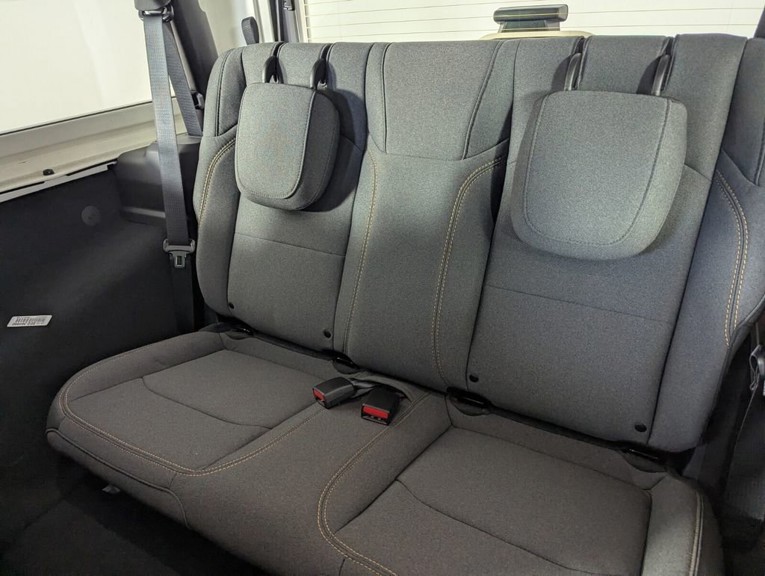 2026 Jeep Wrangler - Photo 13