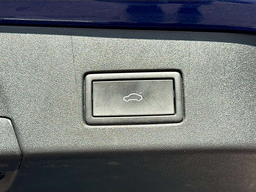 2022 Volkswagen ID.4 - Photo 13