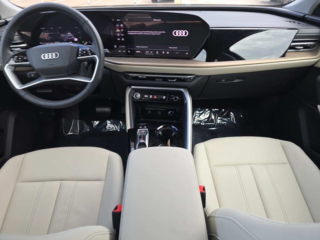 2025 Audi Q5 - Photo 11