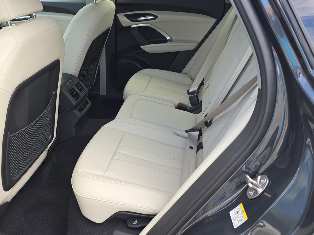2025 Audi Q5 - Photo 15