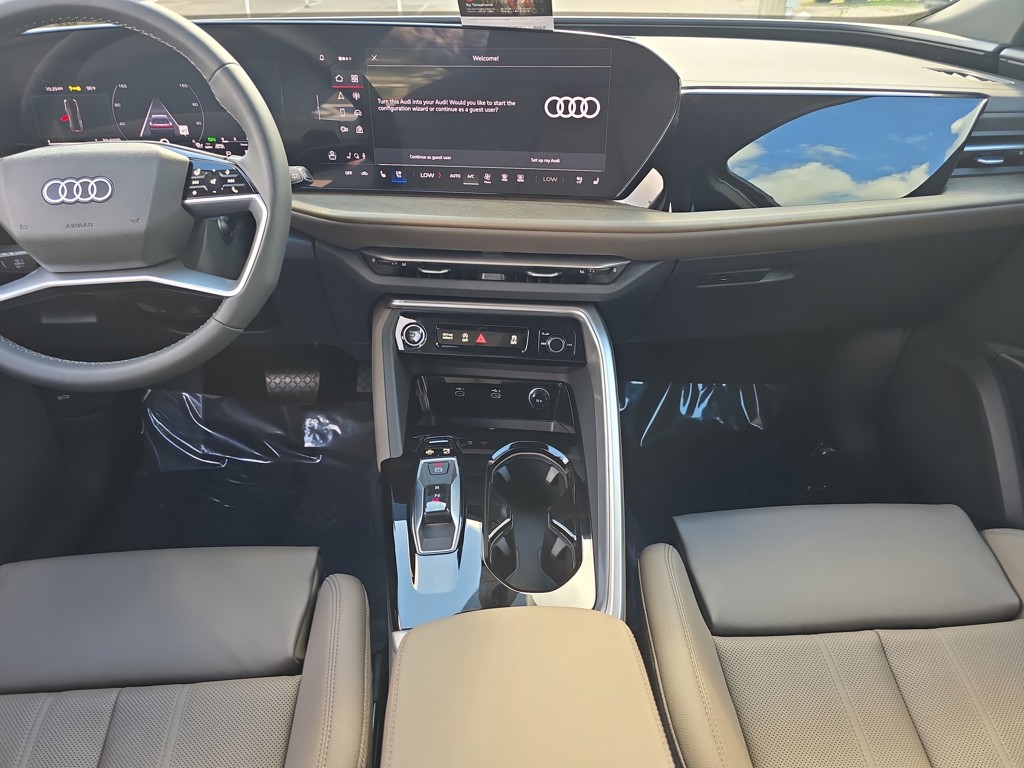 2025 Audi Q5 - Photo 13
