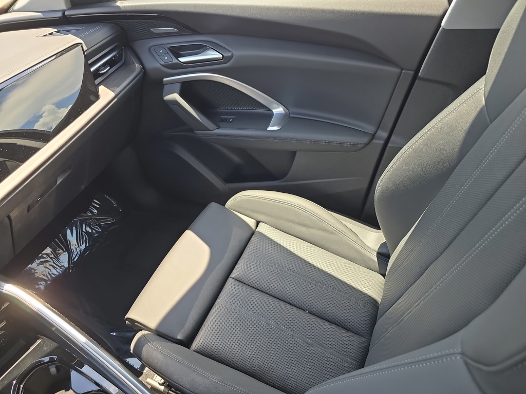 2025 Audi Q5 - Photo 14