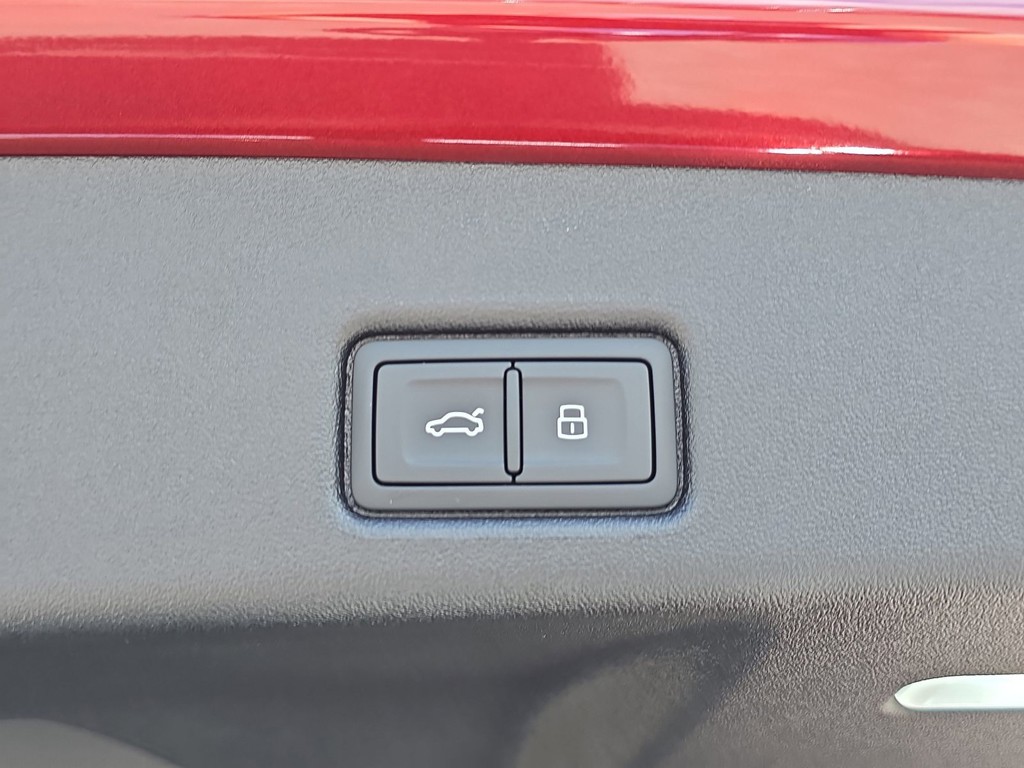 2025 Audi Q5 - Photo 9
