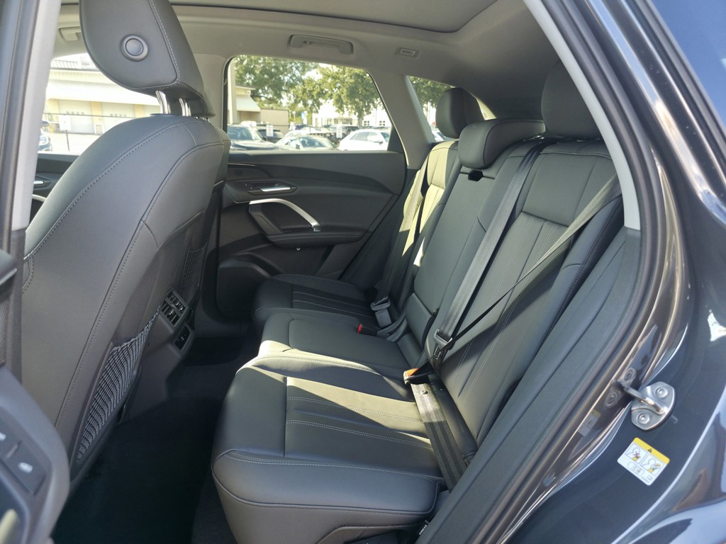 2025 Audi Q5 - Photo 13