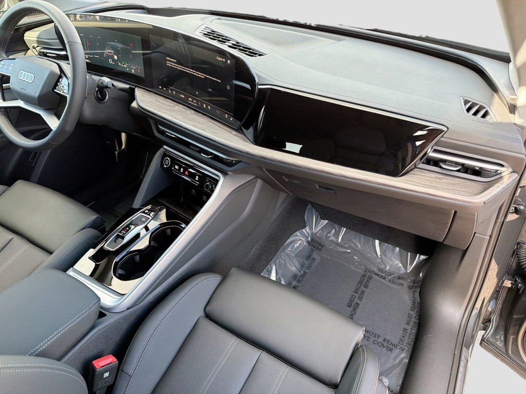 2025 Audi Q5 - Photo 14