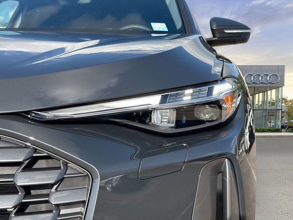 2025 Audi Q5 - Photo 9