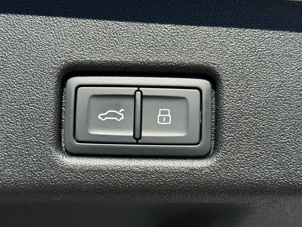 2025 Audi Q5 - Photo 13