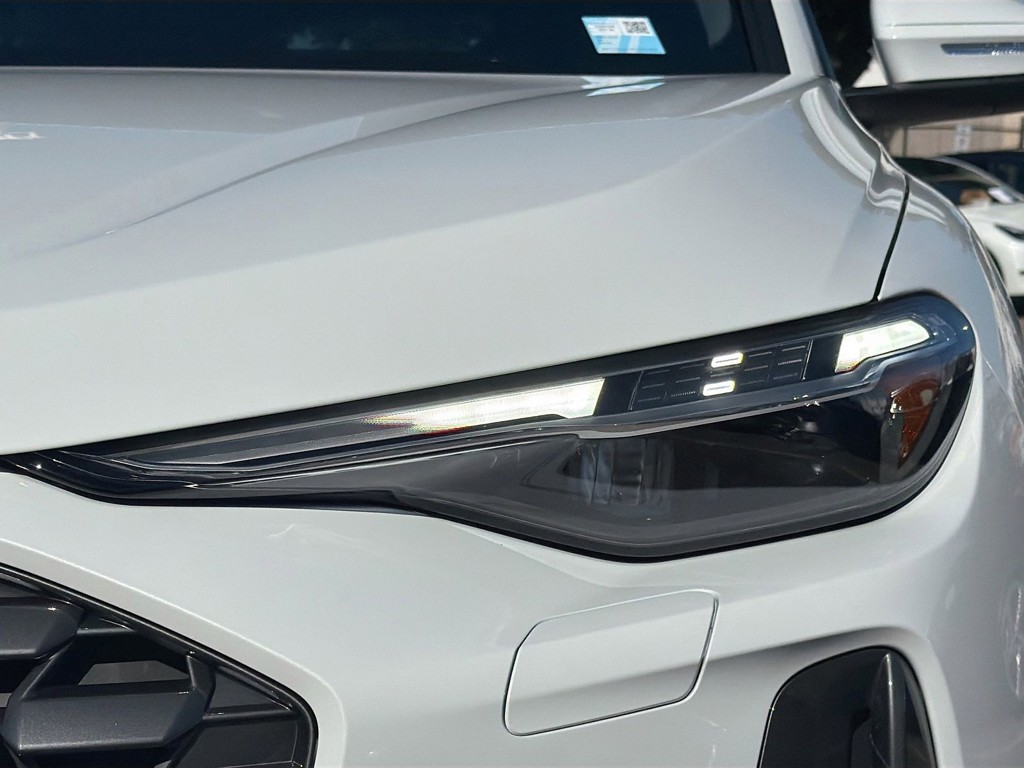 2025 Audi Q5 - Photo 9