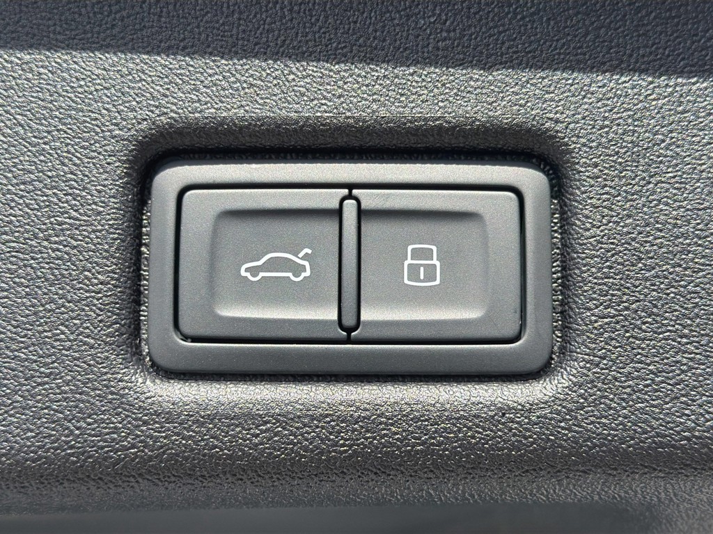 2025 Audi Q5 - Photo 13