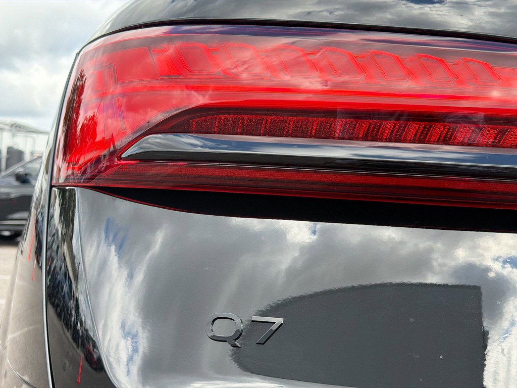 2026 Audi Q7 - Photo 10