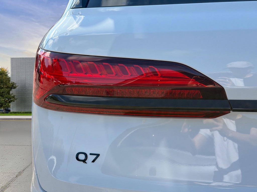 2026 Audi Q7 - Photo 10